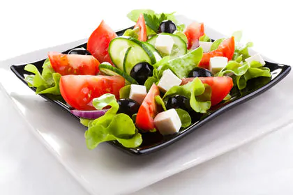 Vegetable salad with cheese